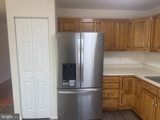 Building Photo - 90 English Run Cir