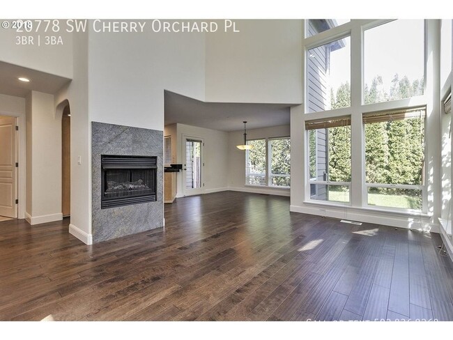 Building Photo - Upscale Townhome in Sherwood