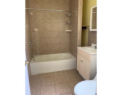 Building Photo - 270 Sumner St