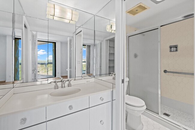 Building Photo - AVAILABLE SOON....Spectacular 2-Bed/2-Bath...