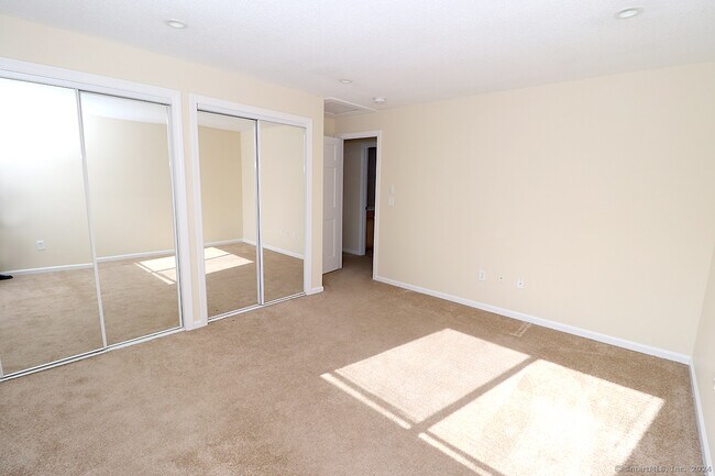 Building Photo - 349 Allen Rd