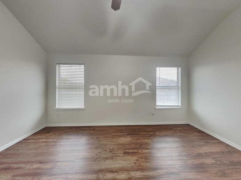 Building Photo - 4412 Mallow Oak Dr