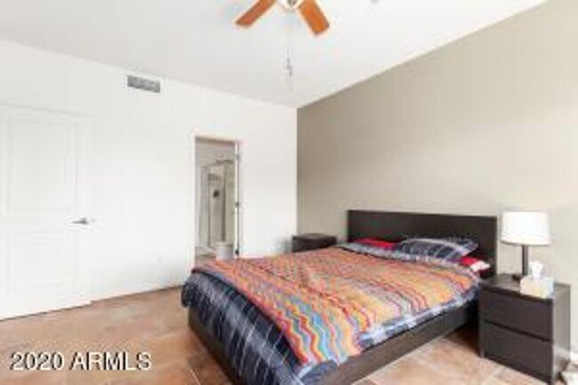 Building Photo - Apply Here www.realty480pm.appfolio.com/listings