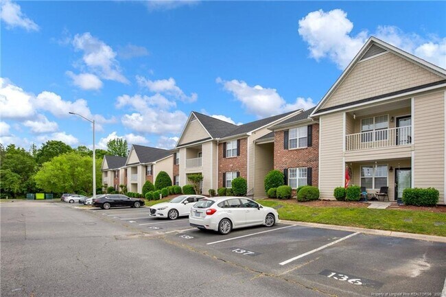 Building Photo - 3BD 2Bath Condo
