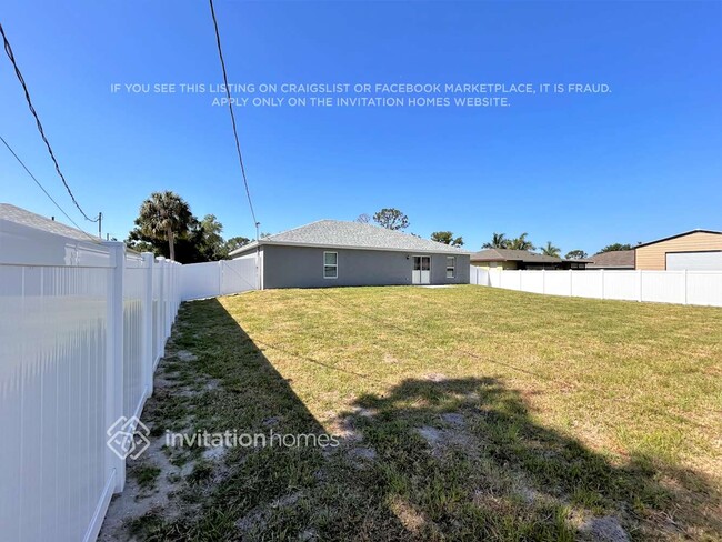 Building Photo - 22552 Tennyson Ave