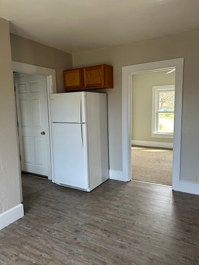 Building Photo - 204 N Water St