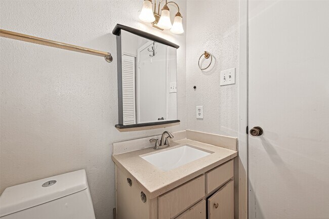 Building Photo - 13040 Greenway Chase Ct