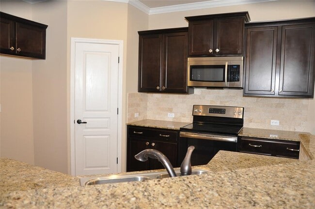 Building Photo - 5603 Drury Ln