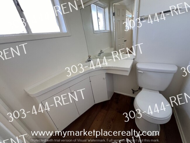 Building Photo - 3 Bedroom and 1.5 Bathrooms in Ranch Style...