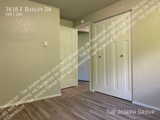 Building Photo - 3618 E Rusley Dr