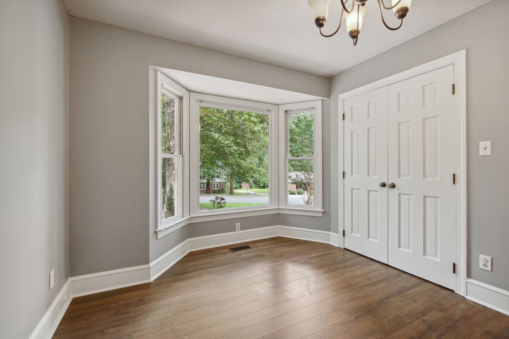 Building Photo - 7445 Deer Track Dr