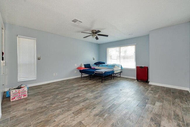 Building Photo - 3559 Balboa Cir