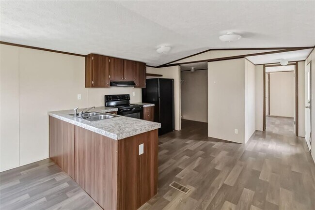 Building Photo - 5670 US-290