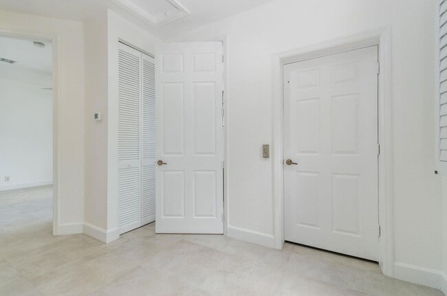 Building Photo - 2604 Center Ct Dr