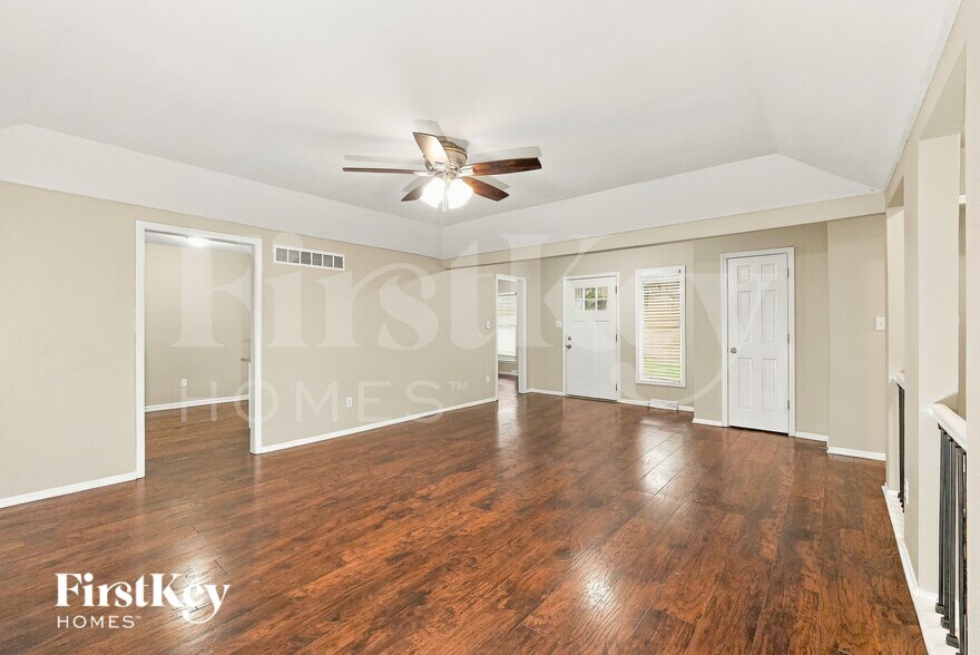 Building Photo - 2412 Bridger Dr