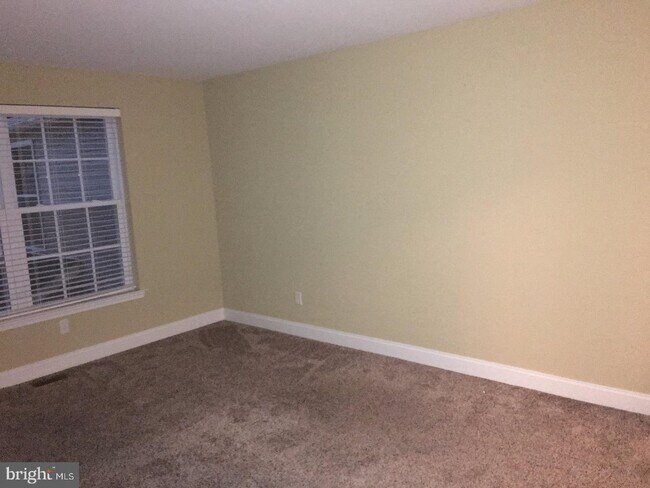 Building Photo - 16 Belmont Ave