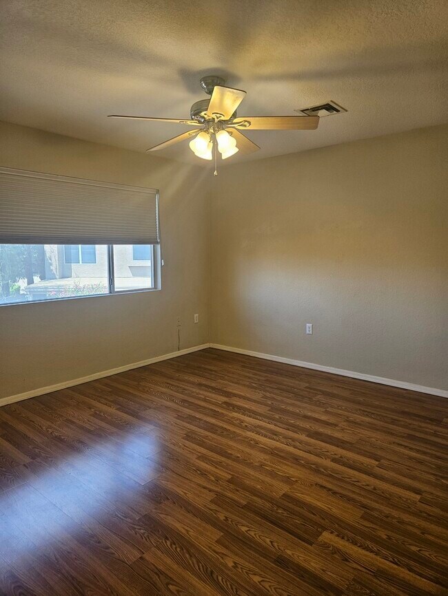 Building Photo - 1194 N Madrid Ln