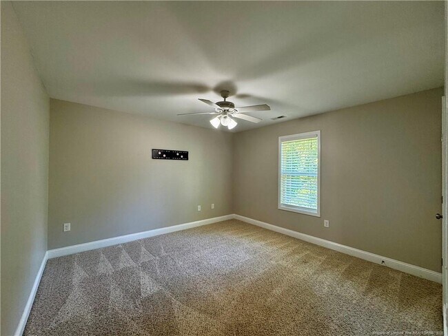 Building Photo - 112 Palmate Ct