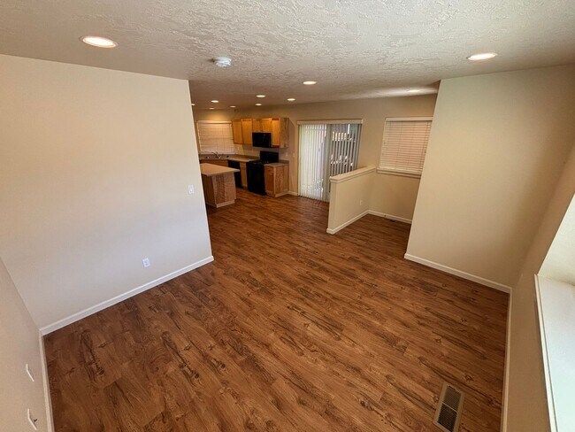 Building Photo - c792