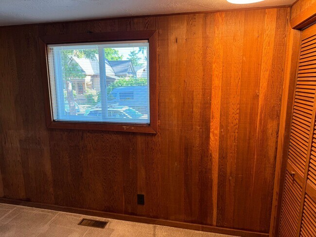 Building Photo - Terrific 3 Bedroom, 2 Bathroom in South Eugene