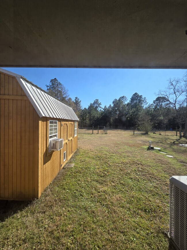 Building Photo - 121 County Rd 637