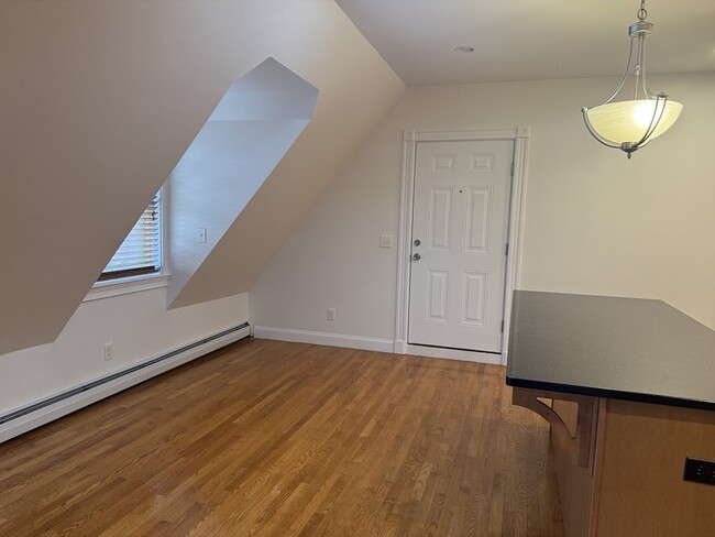 Building Photo - 103 Sewall Ave