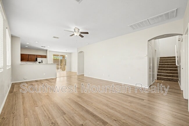 Building Photo - 44967 Sage Brush Dr