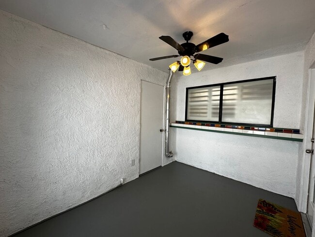 Building Photo - Furnished 3 Bedroom Condo across from Golf...