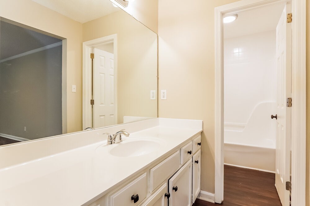 Building Photo - 215 Dolphin Ct