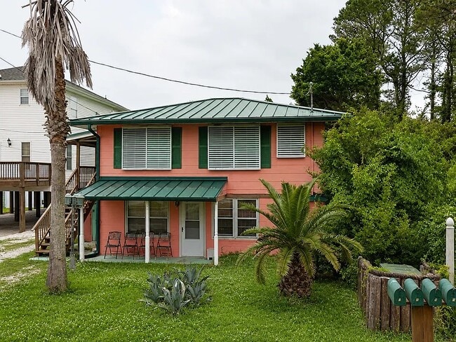 Building Photo - 407 16th Ave S