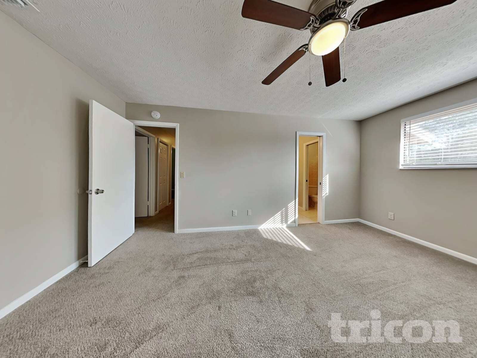 Building Photo - 1422 Mistyglen Ln
