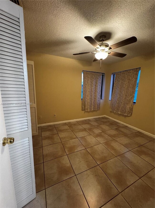 Building Photo - 951 SW 109th Ave
