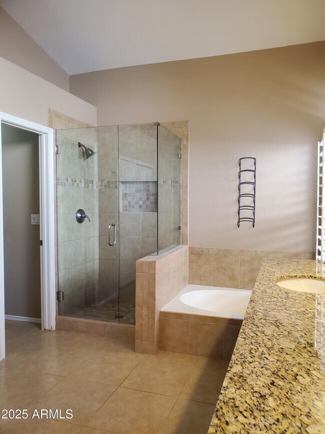 Building Photo - 12059 N 110th St