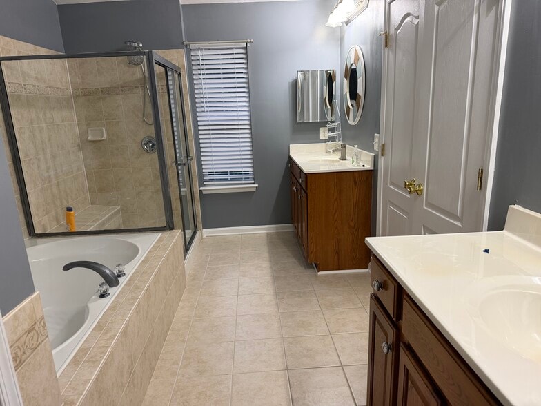 Building Photo - 3003 Black Thorn Ct