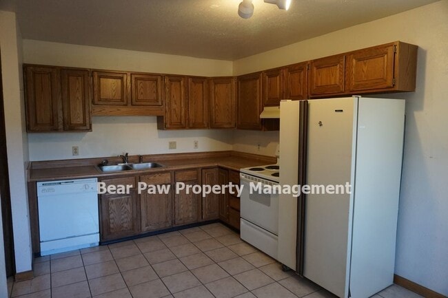 Building Photo - Great Duplex in North Evergreen!!