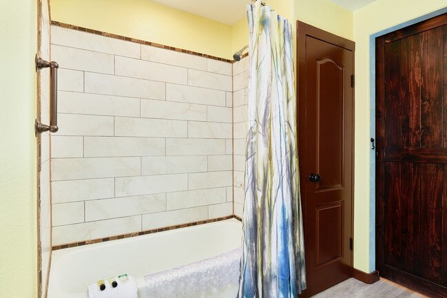 Building Photo - 123 N Wahsatch Ave