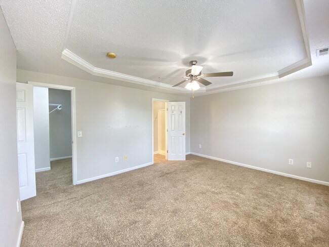Building Photo - 346 Cresthaven Dr