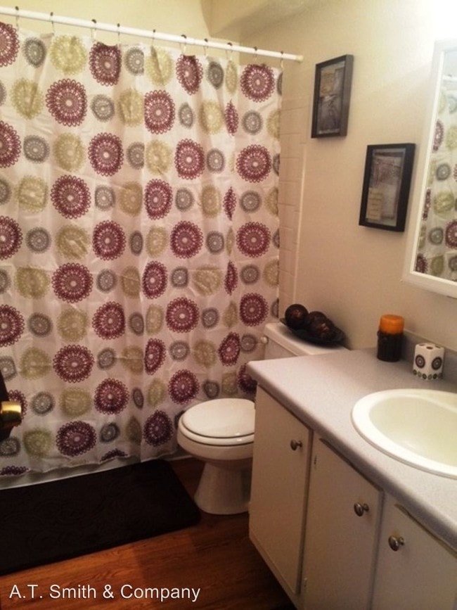 Building Photo - 211 S Balsam St