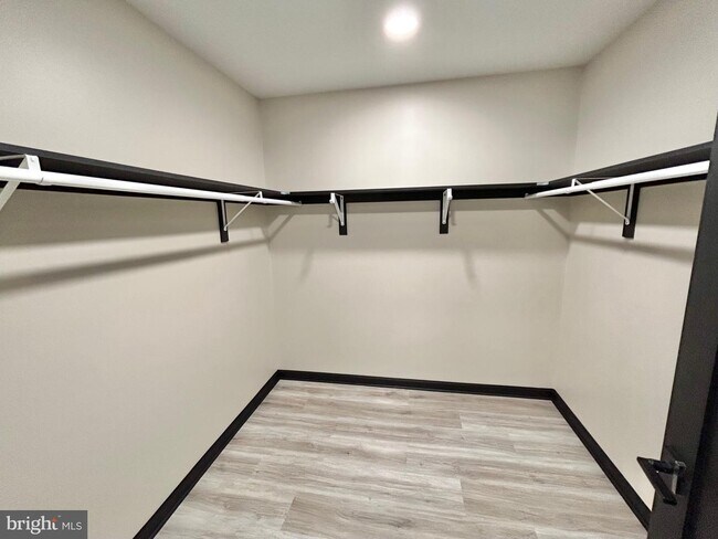 Building Photo - 201 McKinley Ave