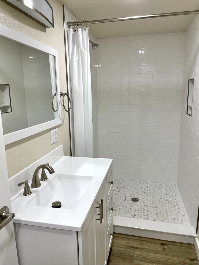 Bath 1 with beautiful tiled walk-in shower - 12838 Arezzo Cir