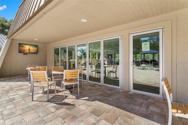 Building Photo - 237 Woodlake Wynde