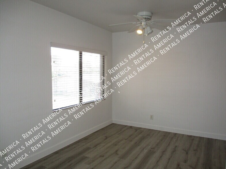 Building Photo - 330 S Beck Ave