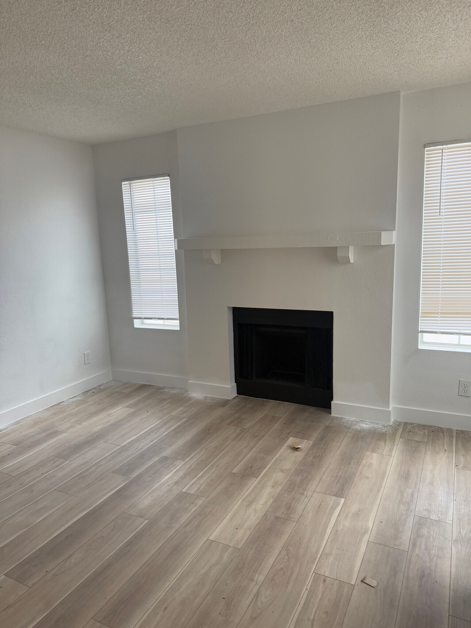 Building Photo - 909 Staffordshire Cir