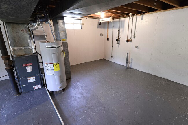 Building Photo - 2635 Netherton Dr