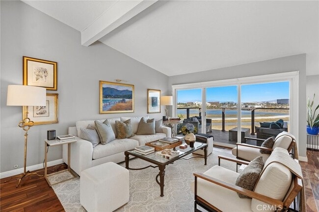 Building Photo - 2981 Quedada