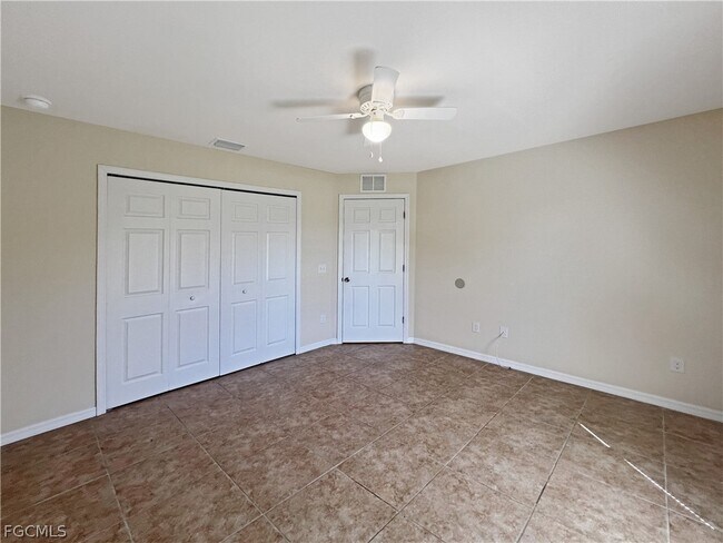 Building Photo - 111 SE 2nd Ave