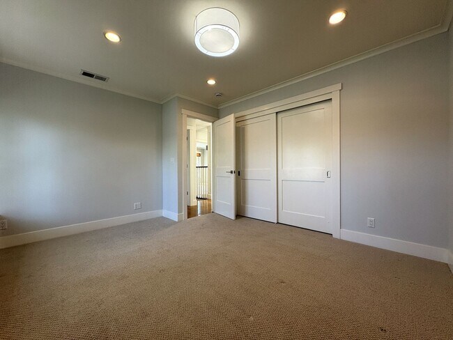 Building Photo - Spacious 5BR/3.5BA Palo Alto Home with Gourmet Kitchen & Large Backyard