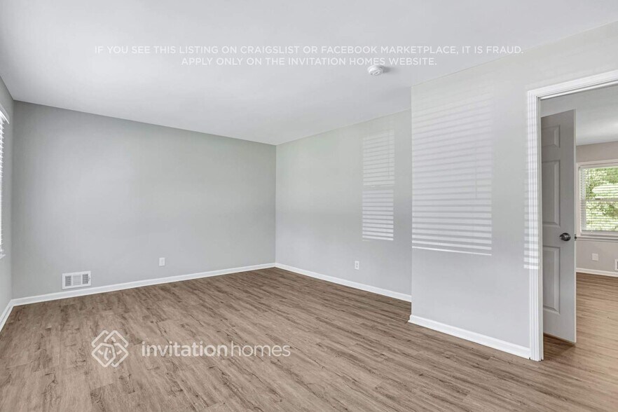 Building Photo - 3126 Holbrook Dr SW