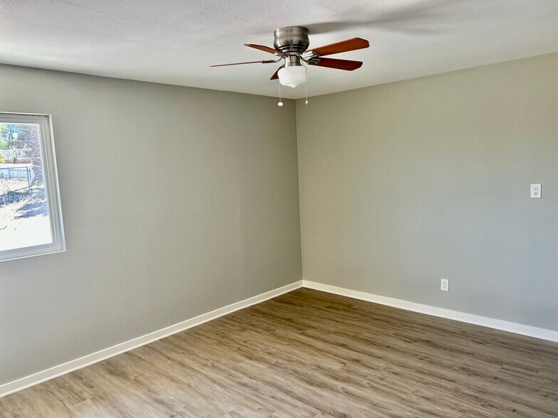 modern floor and interior - 1035 Olive Ave