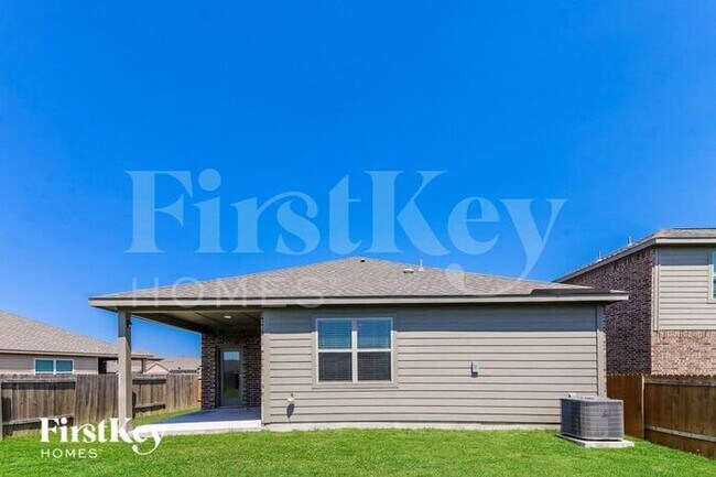Building Photo - 1541 Park Trails Blvd